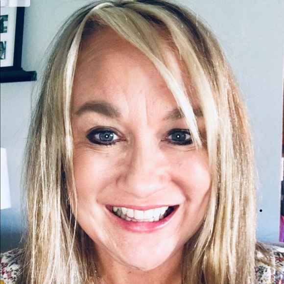 Meet your Posher, Traci - Picture 1 of 1